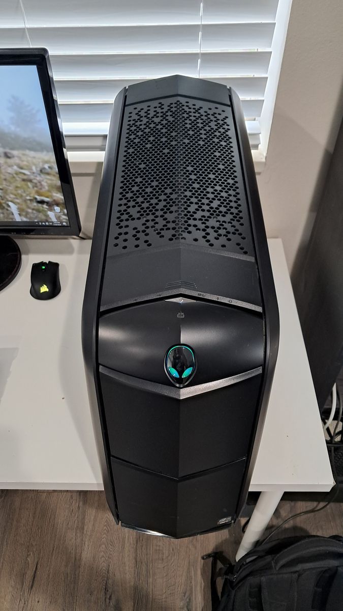 Alienware Aurora R4 Gaming PC I7-3930K GTX 1650