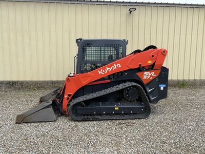 2025 kubota svl 97-2 , only 63 hours