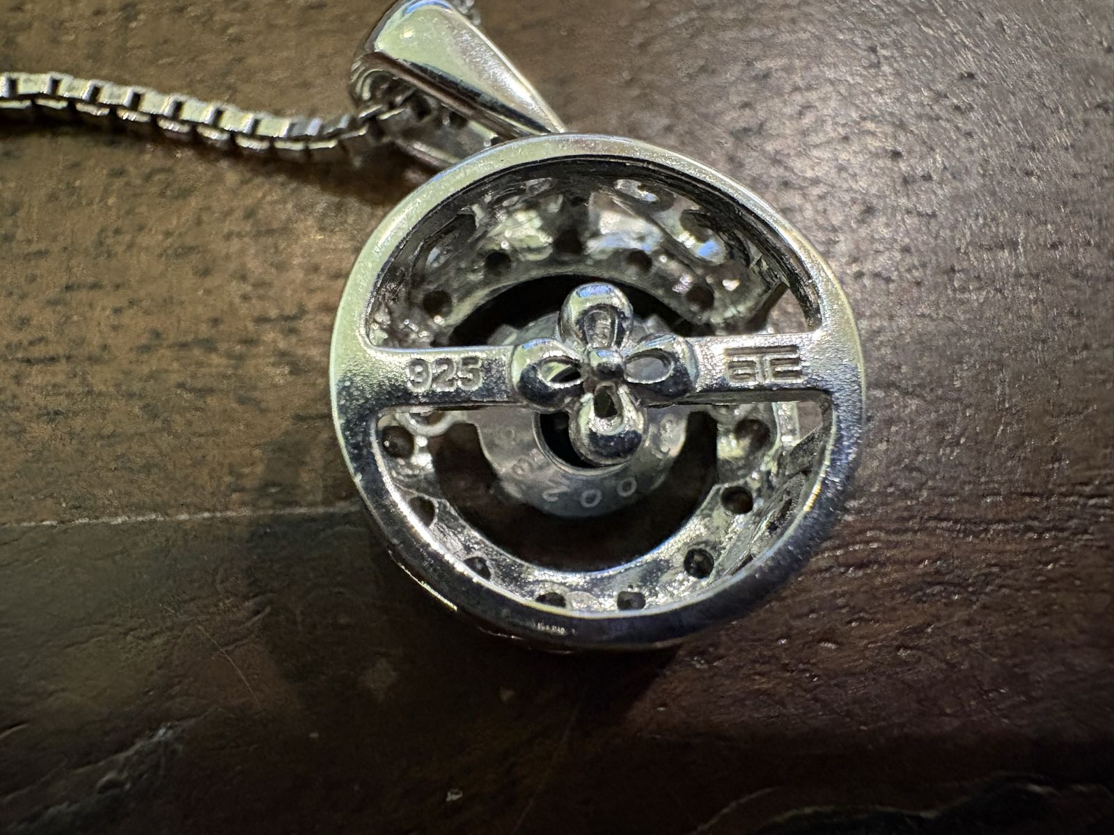 Main image 6
