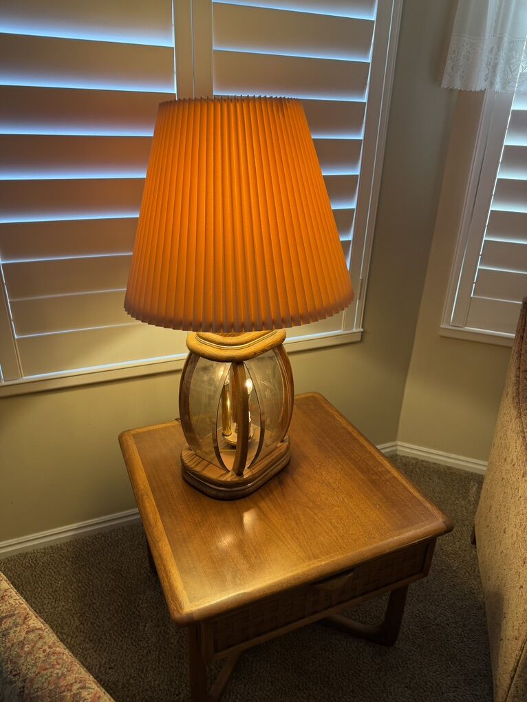 Vintage MCM Oak And Curved Etched GlassTable Lamp