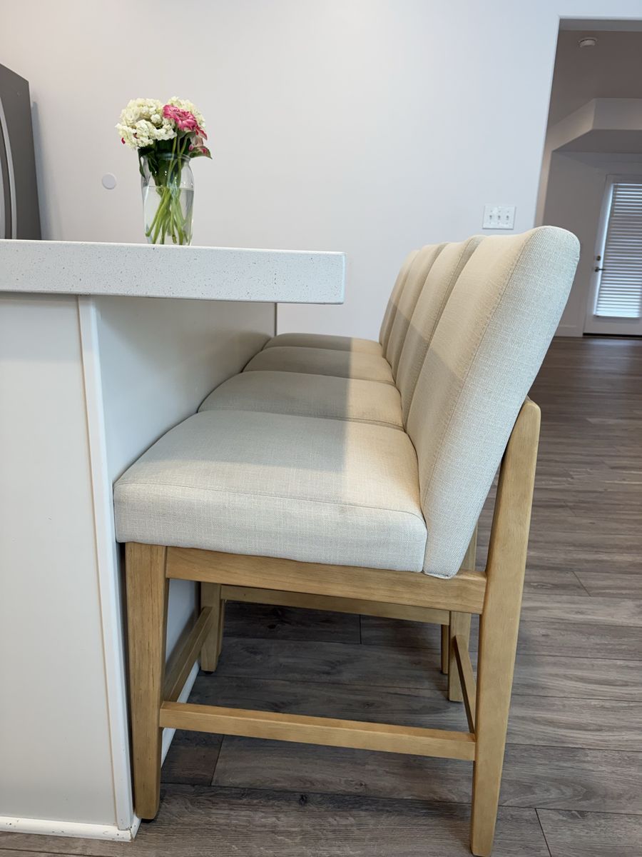 Set of 4 Upholstered Cream Counter Height Bar Stools with Wooden Legs