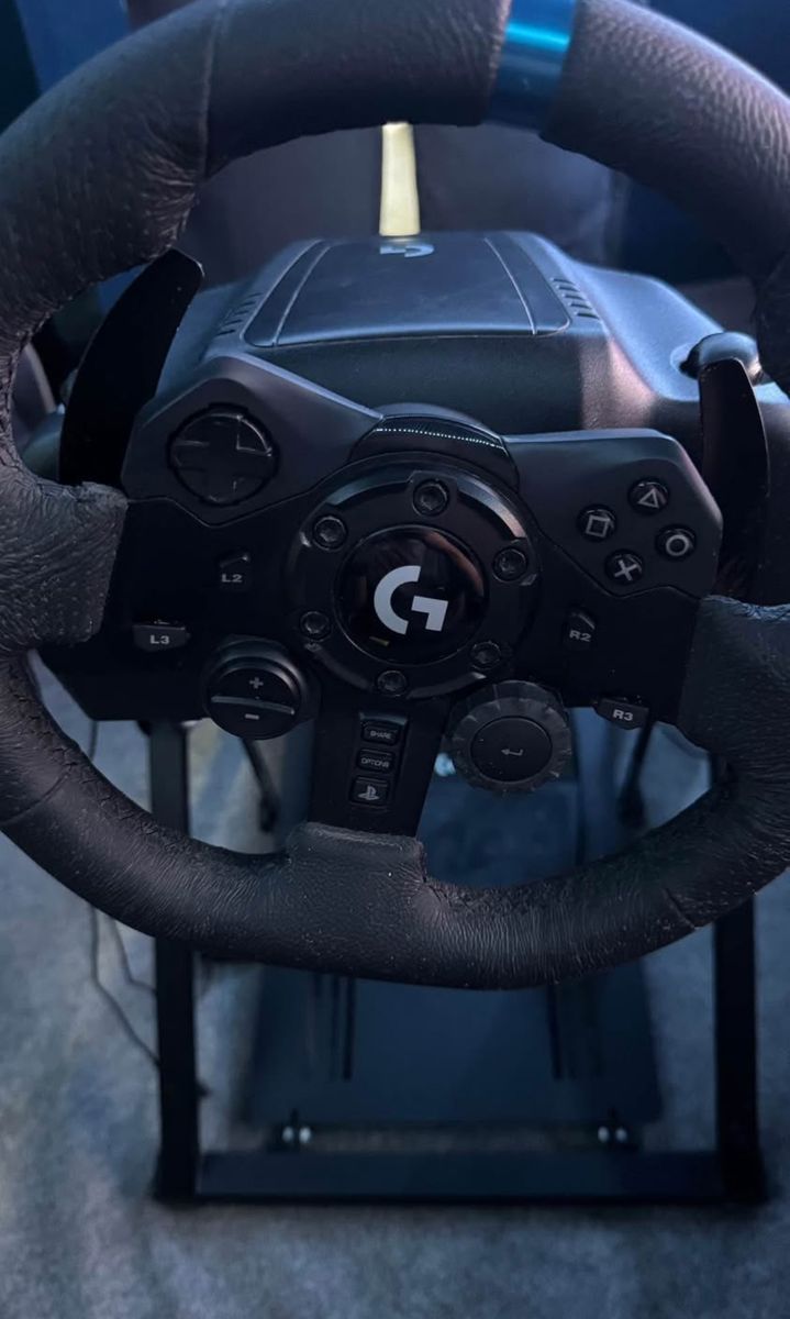 Logitech G923 Racing Wheel & Pedals + GT Omega Apex Stand - Like new