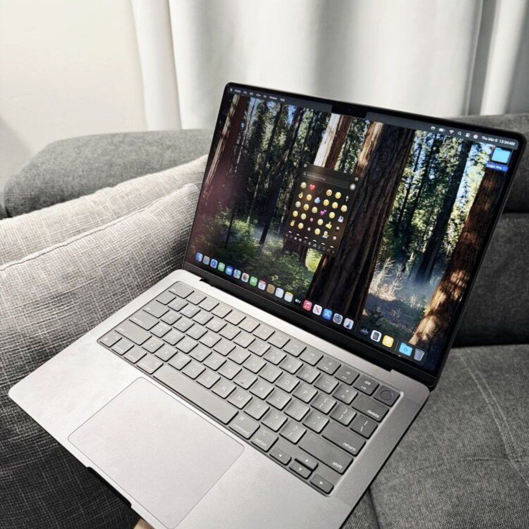 New MacBook Pro 14" M3 Pro 18 GB-1 TB