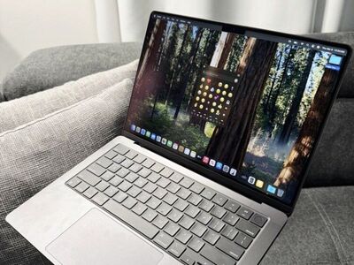 New MacBook Pro 14" M3 Pro 18 GB-1 TB