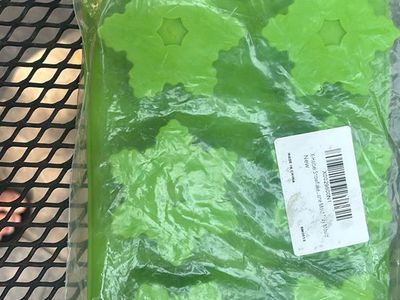 X-Haibei Green Silicone Snowflake Mold Tray - New in Packaging