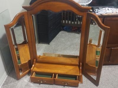Vintage Solid Wood Tri-Fold Vanity Mirror with 2 Drawers - Excellent Condition