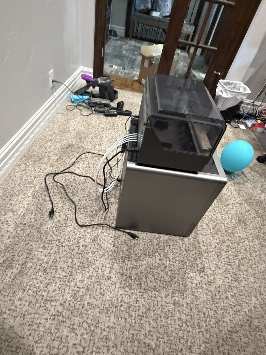 Main image 3