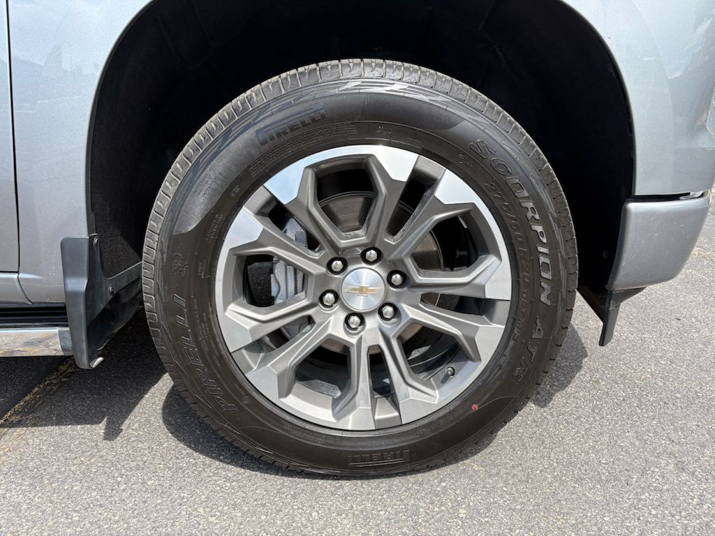 Main image 3