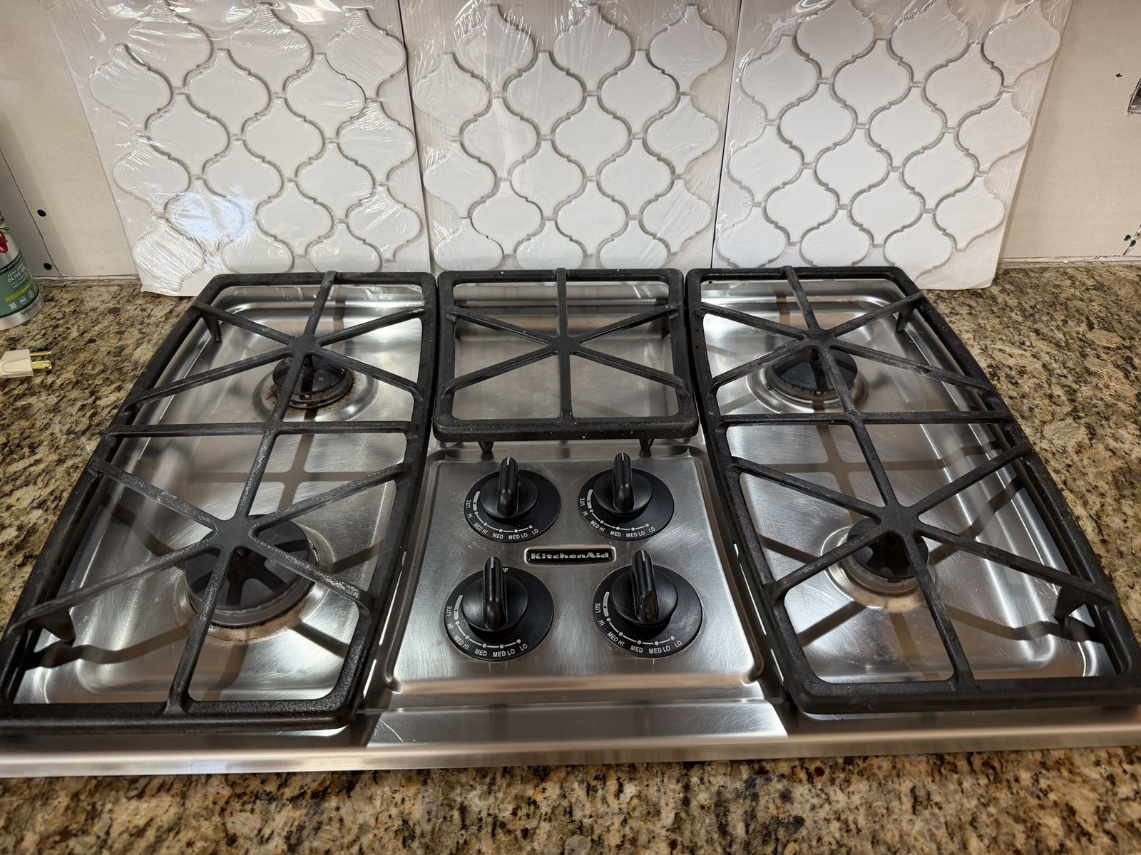 Kitchen Aid 30” gas stovetop (4burner)
