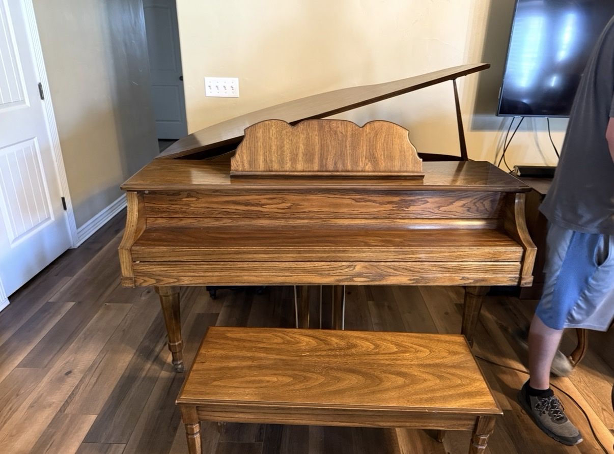 Schafer & Sons Baby Grand Piano with Matching Bench - Wood Finishnd