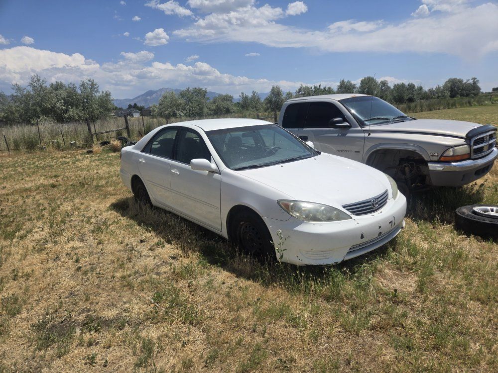 Parting out 2005 Toyota Camry