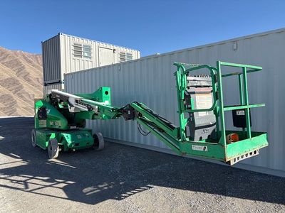 JLG 40 foot Electric Boom Lift