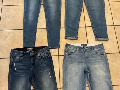 4 - Size 8, Democracy Jeans, Cropped Jeans