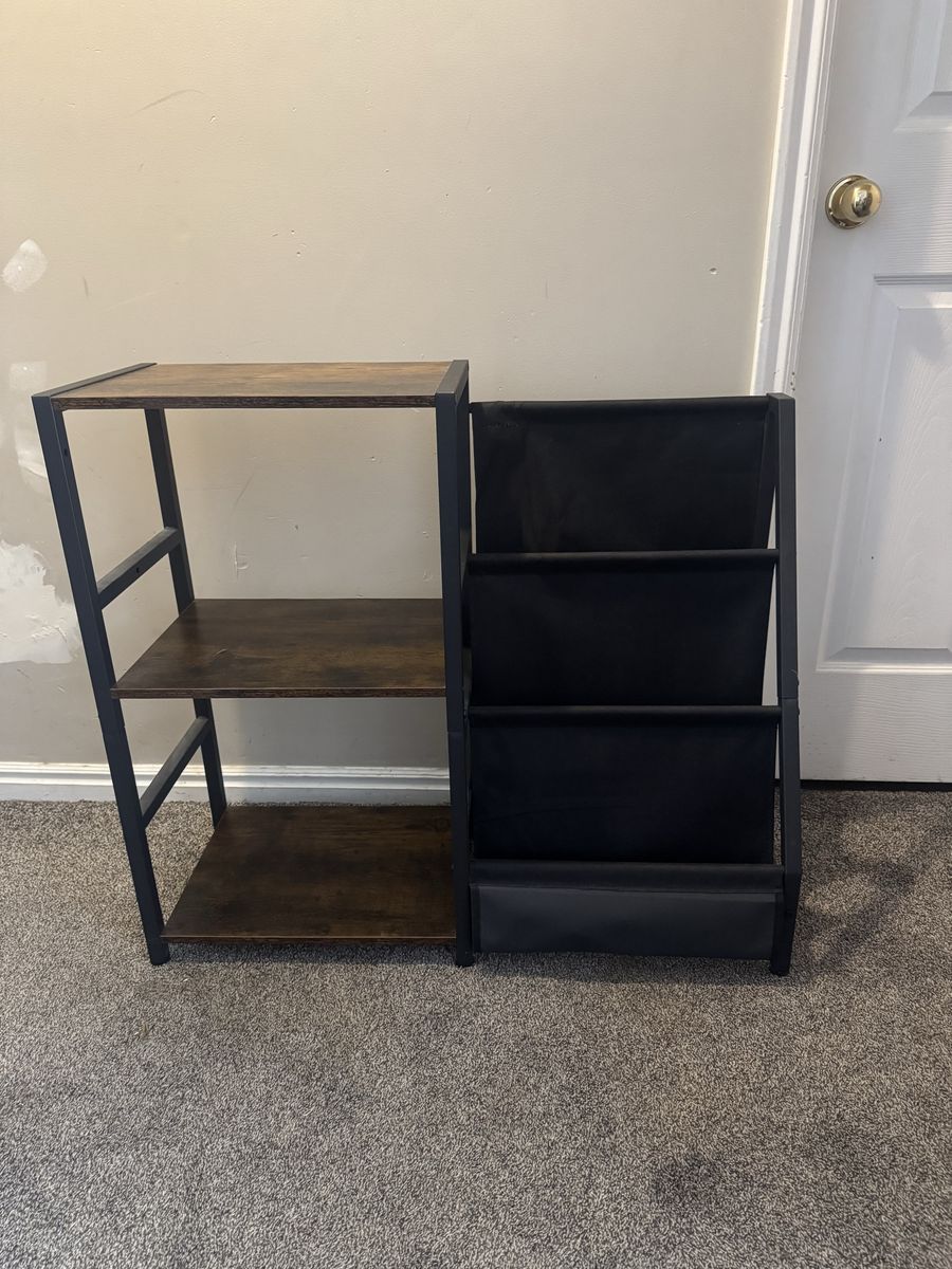 Shelf/record holder