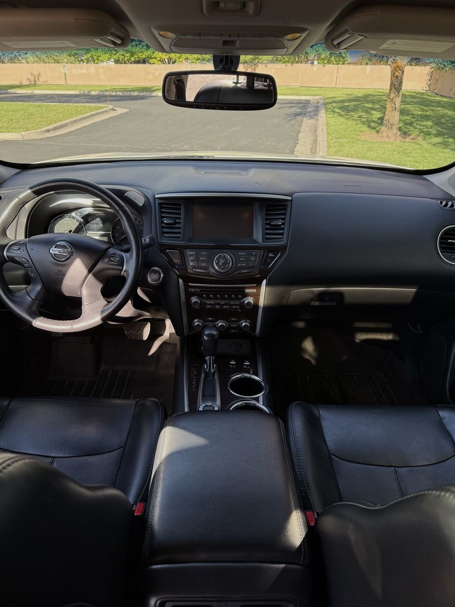 Main image 6