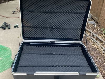 Hard Shell Bicycle Travel Case with Foam Padding and Wheels