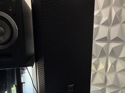 Electro-Voice ZLX-12P-G2 12" 1000W Bluetooth Powered Loudspeaker (Black)
