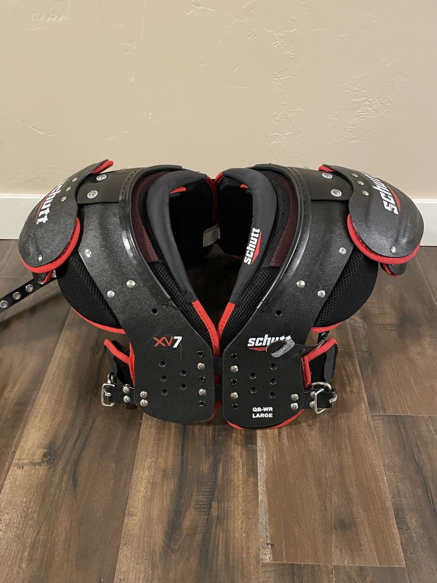Schutt XV7 Adult Football Pads