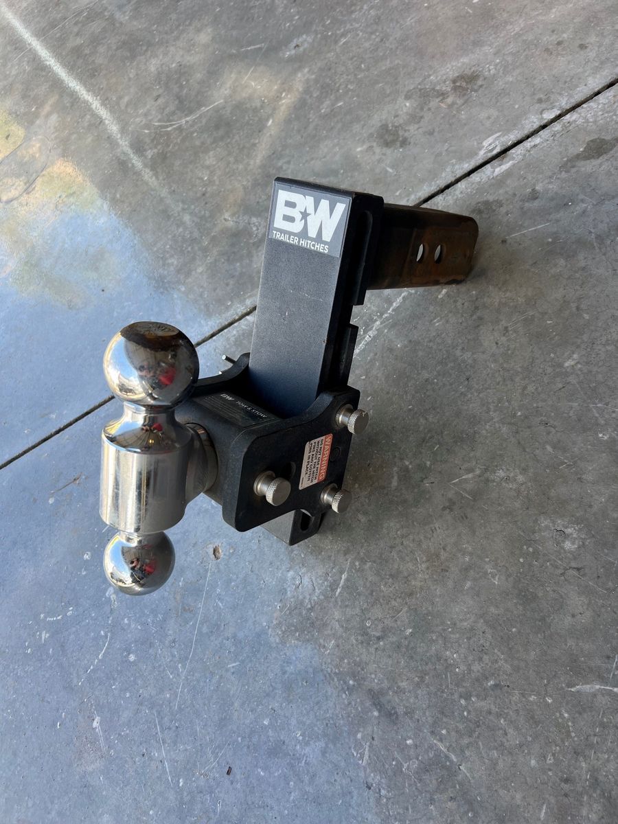 B&W Trailer Hitch 2 1/2"