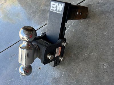 B&W Trailer Hitch 2 1/2"