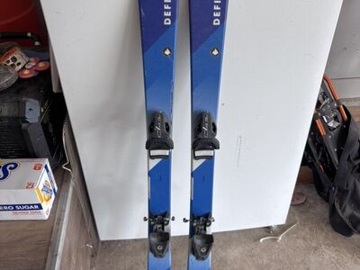 Defiance Kids Skis