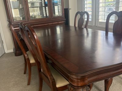 Extendable Dining Table Set w/ 4 Chairs & China Hutch - Cherry Finish, Excellent Condition