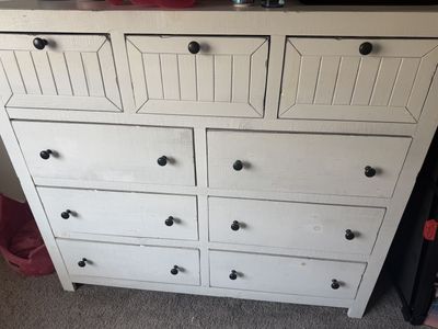Dresser