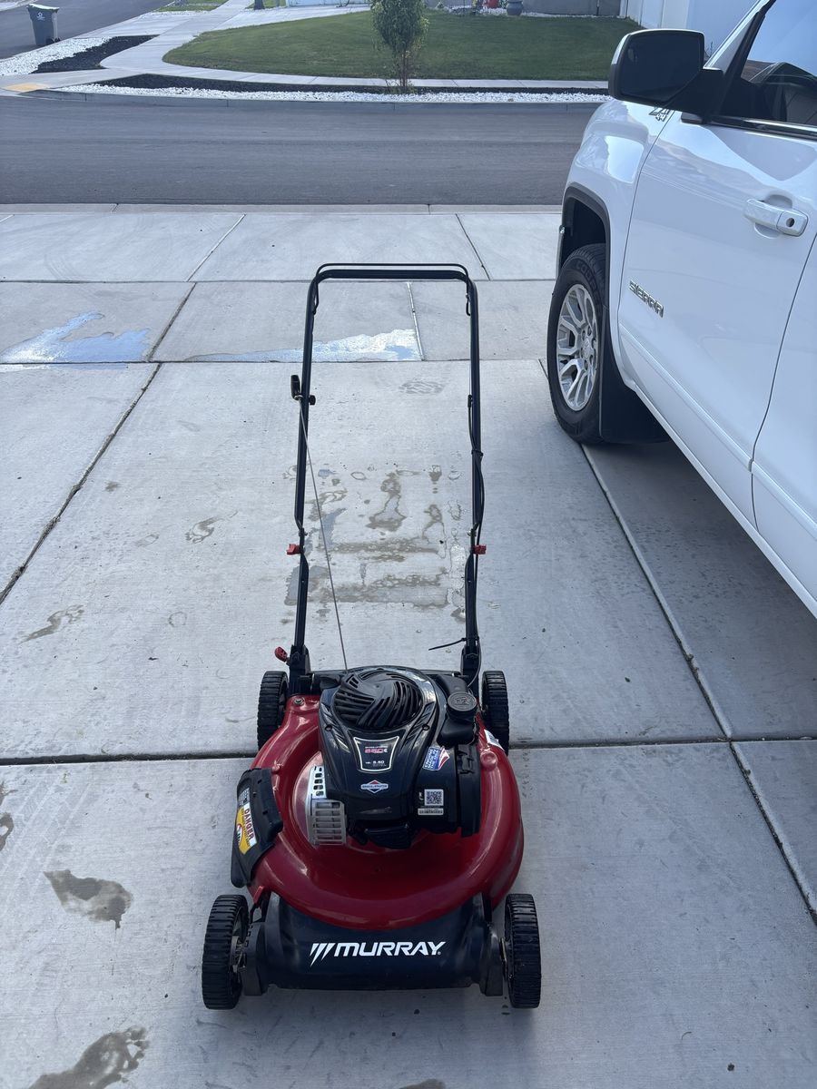 Murray 11A-A2BA758 Push Lawn Mower with Briggs & Stratton Engine