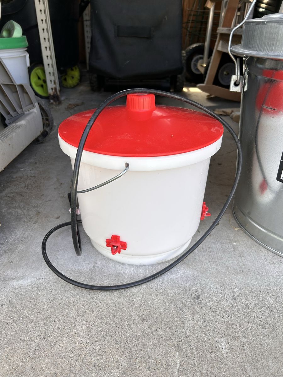Heated Water Dispensor For Chickens