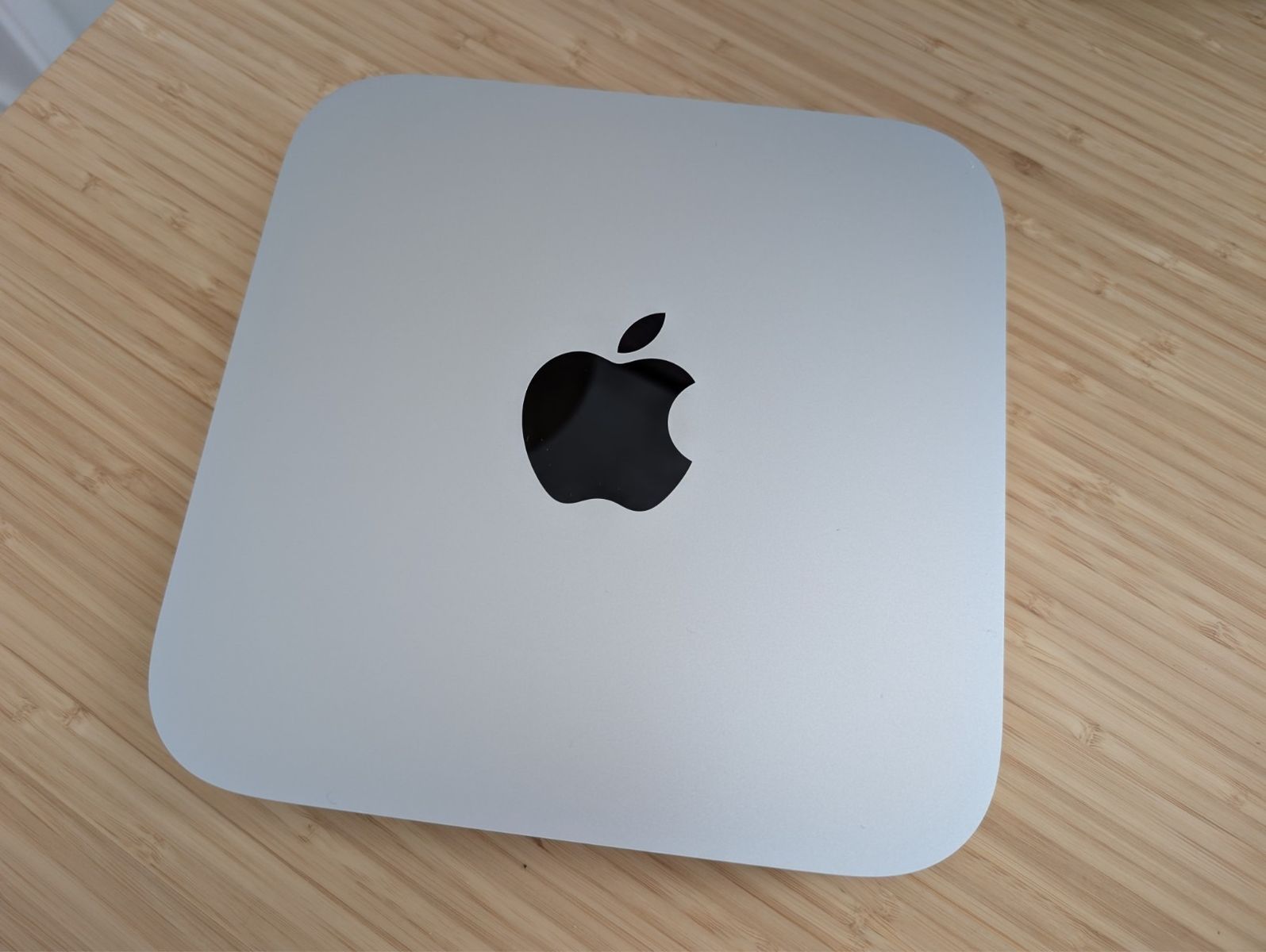 Apple Mac Mini M2 Desktop Computer with 8 GB of RAM and a 256 GB SSD – Silver