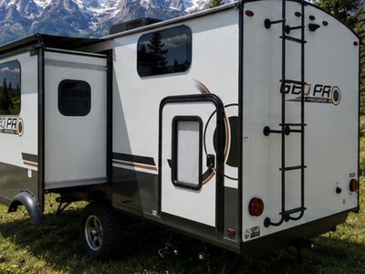Like New!! 2024 FOREST RIVER ROCKWOOD GEOPRO - LOADED!!