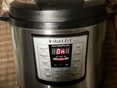 Instant Pot IP-LUX 60 V3 Electric Pressure Cooker 6-in-1 Multi Use 6Qt