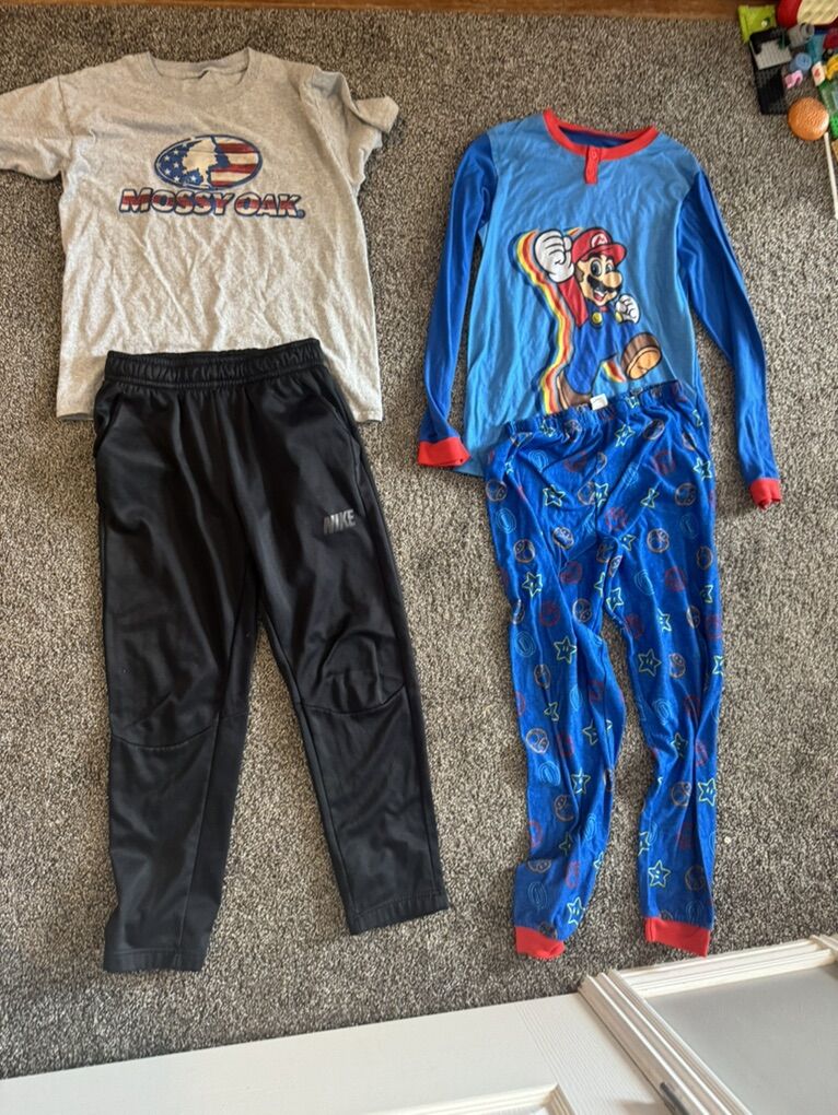 Size L youth boys clothes, Nike, Super Mario