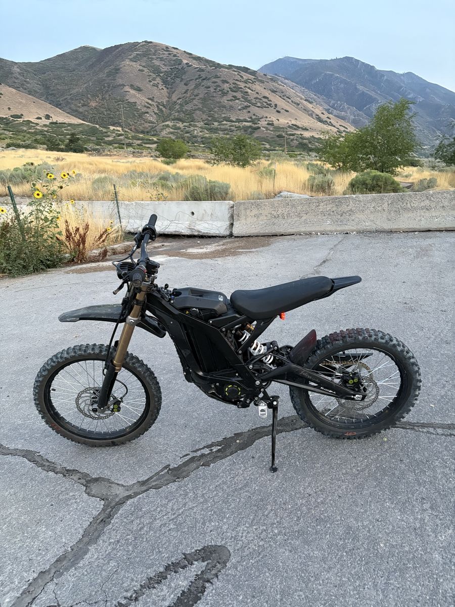 Surron Light Bee X Electric Dirt Bike Black Off-Road Motorcycle