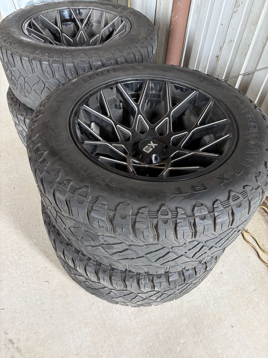 22x12 KMC XD wheels!