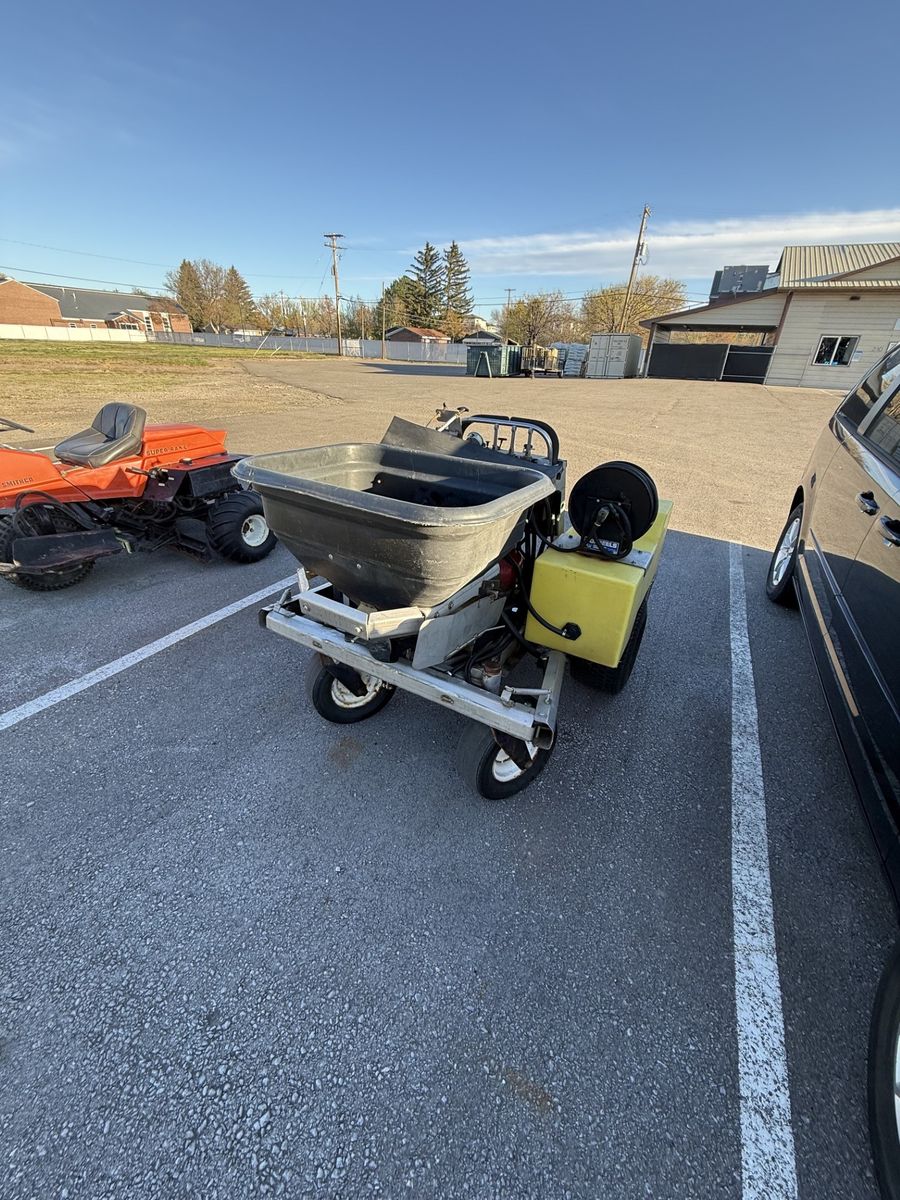 Spray System; Fertilizer Spreader & Sprayer