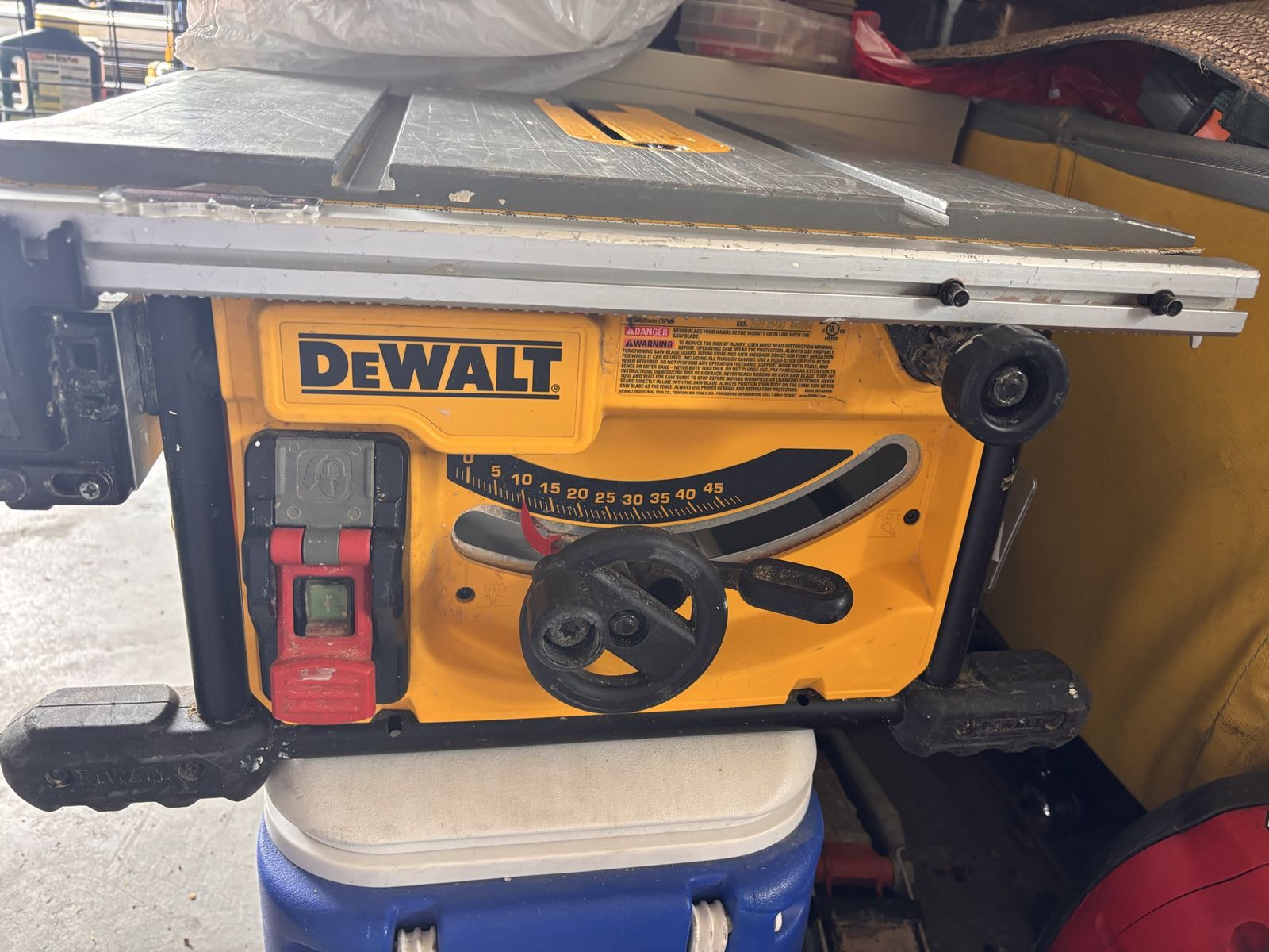 Nice Dewalt DWE 7485 8.25 Jobsite Table Saw