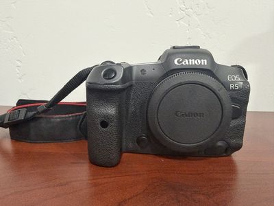 Canon EOS R5 Mirrorless Camera Body