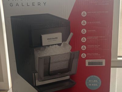 NEW Frigidaire Gallery 33 Lb Countertop Nugget Ice Maker Stainless Steel Trim and Matte Finish