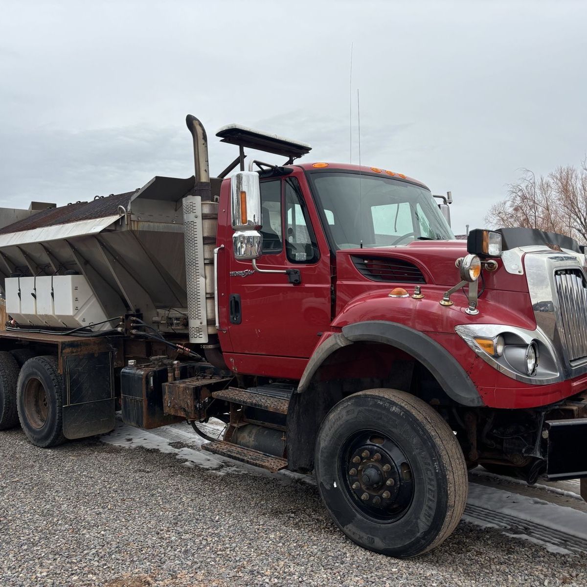 2008 International 7600 6x4 Plow & Salt Truck