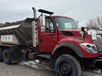 2008 International 7600 6x4 Plow & Salt Truck