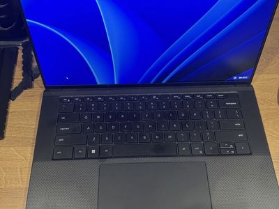 Dell XPS 15 9520 – i7 / 32GB RAM / RTX 3050 Ti / 512GB SSD