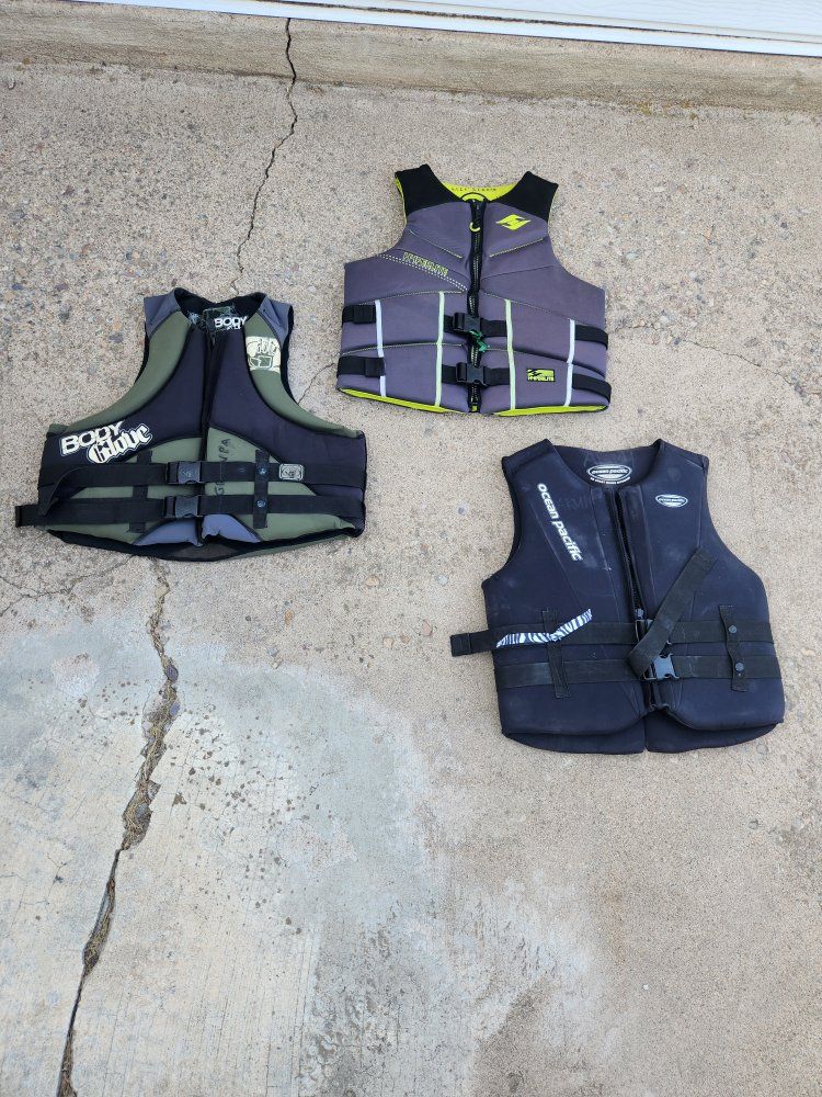 life vest, jacket, Neoprene, body glove Xl, hyperlite XL, ocean pacific XXL