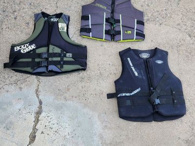 life vest, jacket, Neoprene, body glove Xl, hyperlite XL, ocean pacific XXL