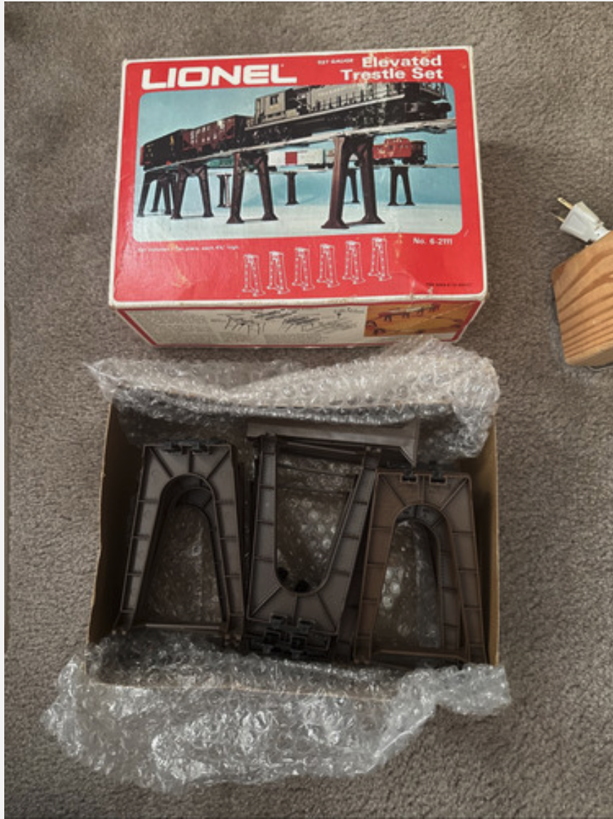 LIONEL O GAUGE ELEVATED TRESTLE SET 6-2111