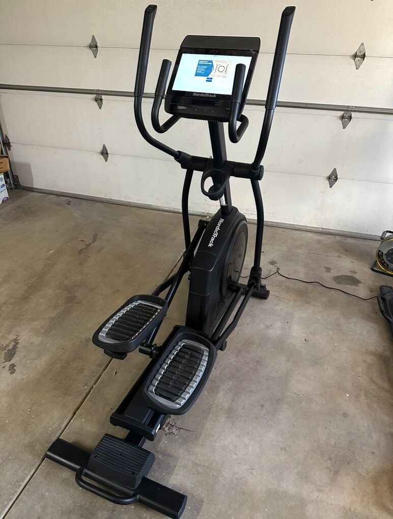 NordicTrack AirGlide 14i Elliptical