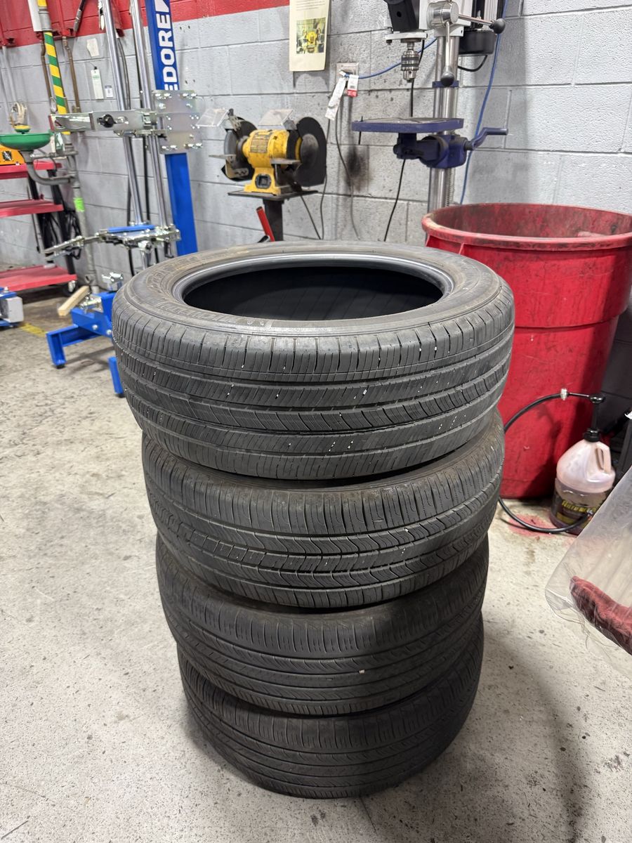 Michelin Energy Saver A/S 215/55R17 94V Used Tires (Set of 4)