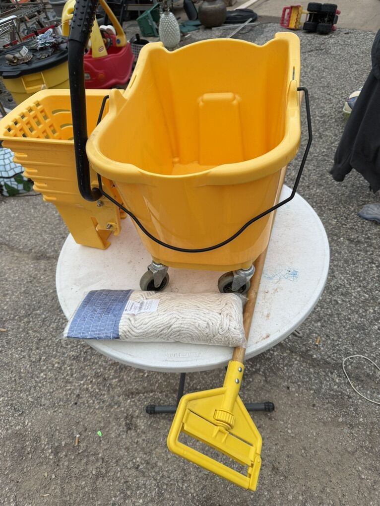 Mop Bucket & Ringer