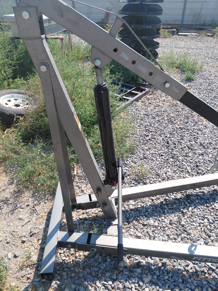 Pittsburgh Automotive 1 Ton Heavy Duty Folding Shop Crane Engine Hoist
