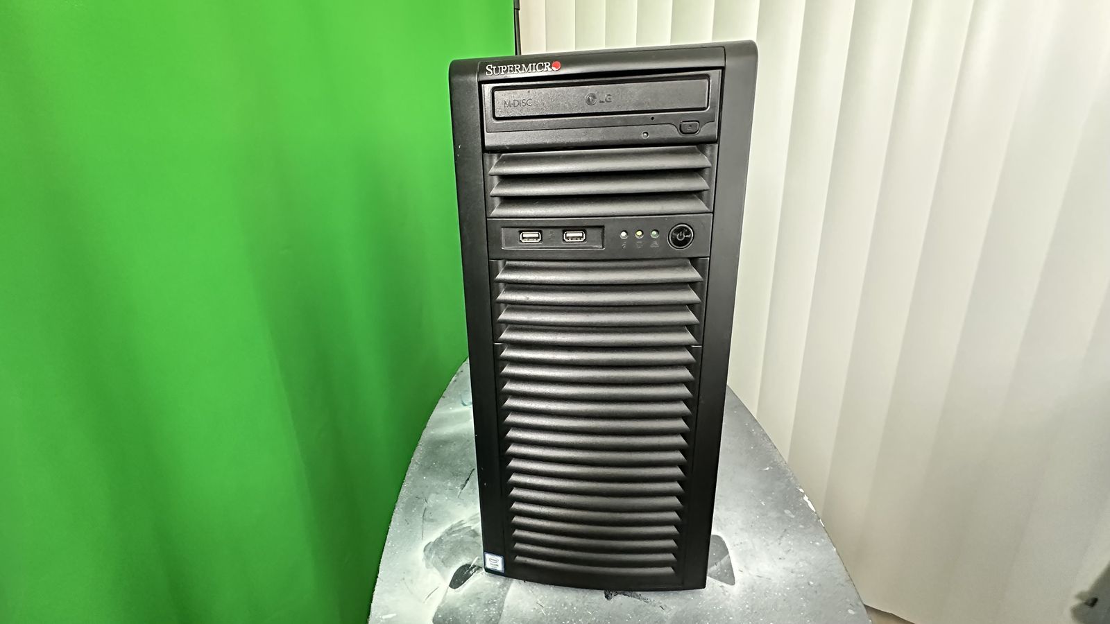 Supermicro Tower Server Computer, Xeon E3-1230, NVIDIA Tesla P100 GPU, 16 GB RAM, 2x 2TB HDD, 2X 256 GB Intel server-grade SSD
